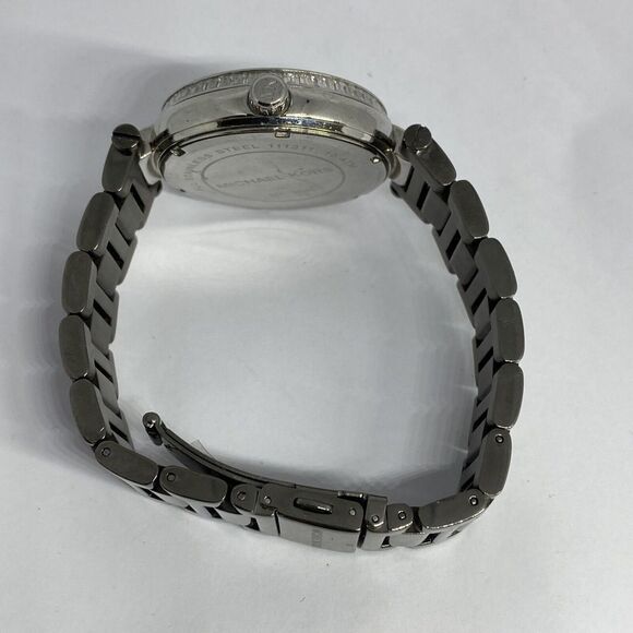 Michael Kors MK5866 Women Silver Stainless Steel Analog Dial Quartz Watch BQ609 - Picture 11 of 12